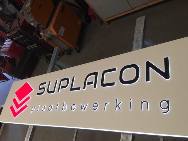 Lichtbakken doorgestoken