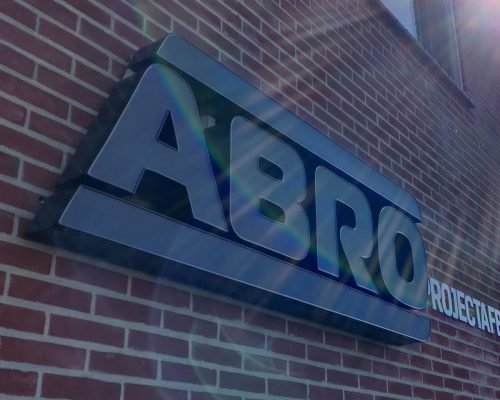 ABRO uitleveren doosletters Uitgave in locatie
