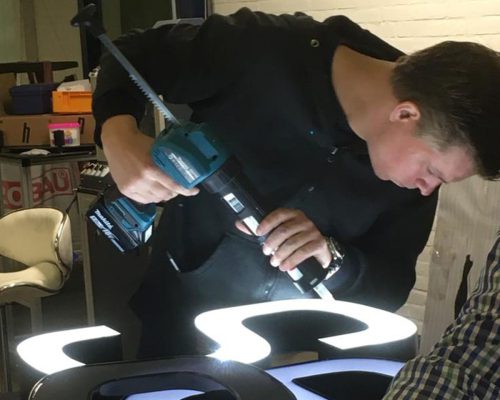 OSF productie seacon Producten assembleren in the factory